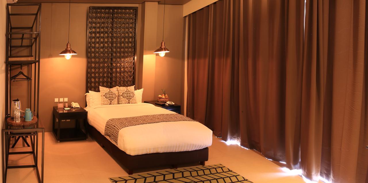 The Oriental Leyte Hotel Tacloban Room photo